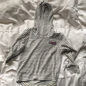 Vineyard Vines cozy pullover. Size 4T. Sooo soft! Gently worn condition